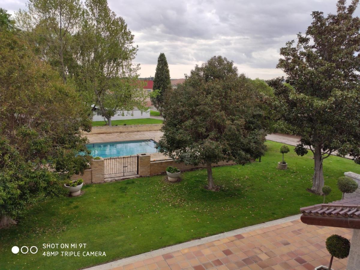 Villa Blanca Con Piscina A 15 Minutos De Toledo - Apartamentos Aloha Toledo Olias del Rey Exterior photo